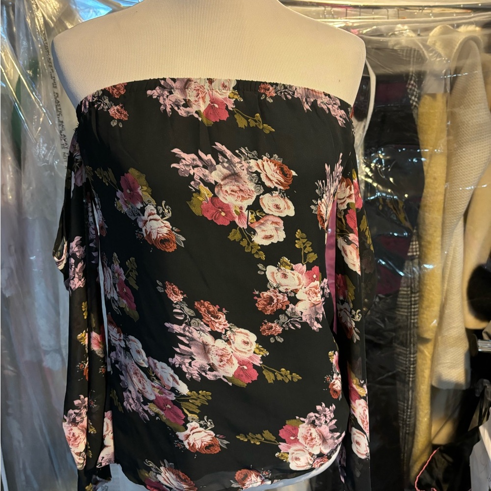 Tobi Black Floral Off-Shoulder Blouse